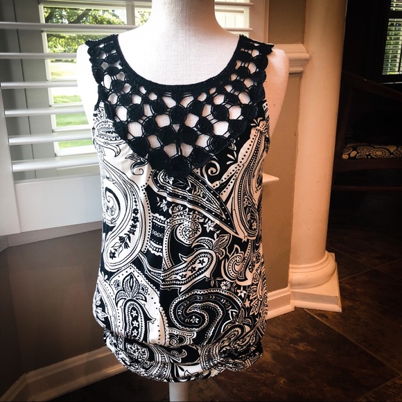 White House Black Market Sleeves Top w Crochet Sm - Picture 1 of 5